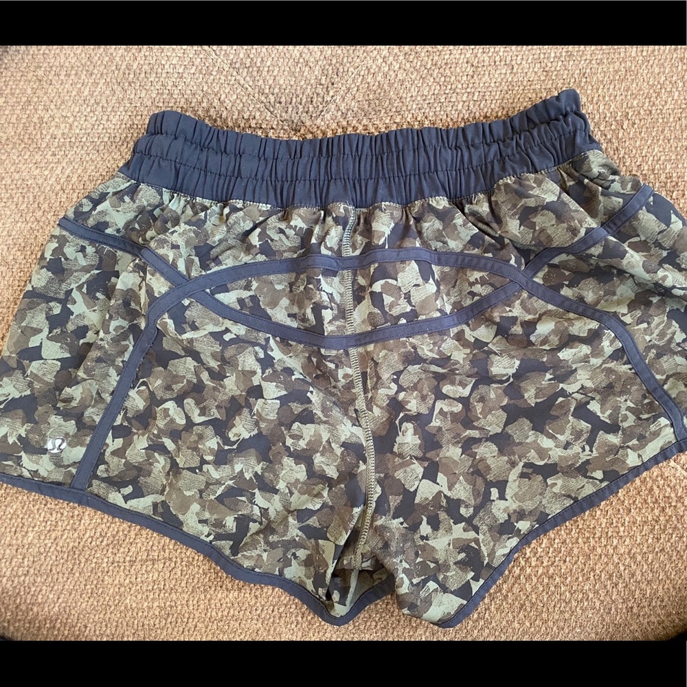 Lululemon size 12 Camouflage Tracker shorts